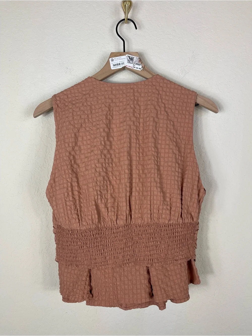 Abercrombie & Fitch deep neck
